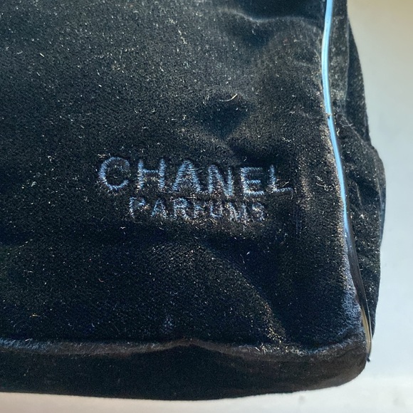 Chanel cosmetic bag - Picture 4 of 9